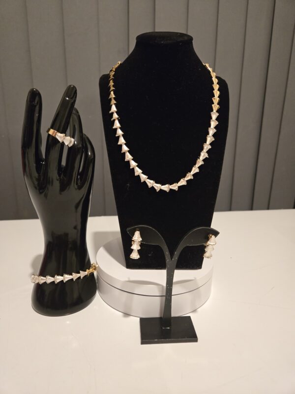 Small Madam Chain (Set 4)