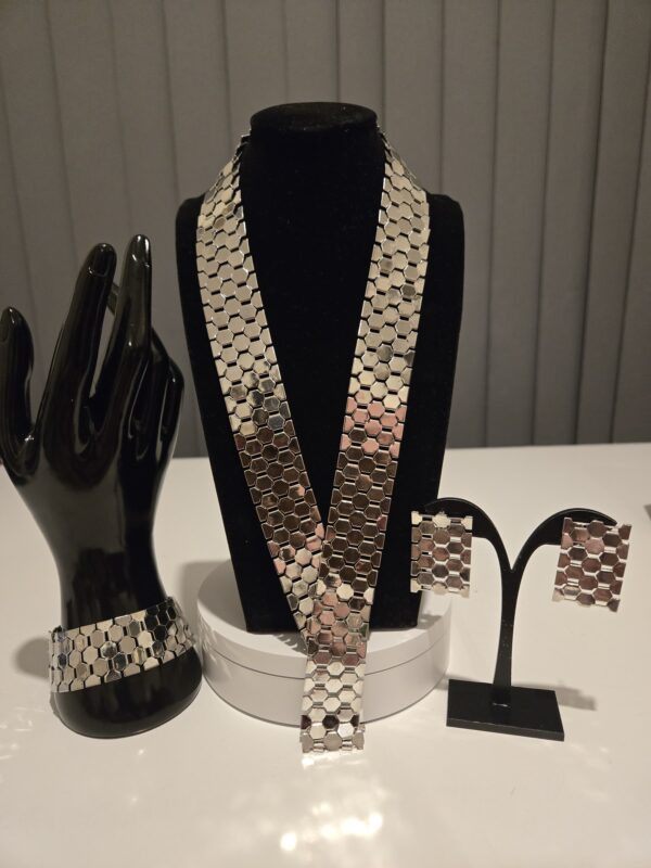 Interlocking Chain (Set 4)