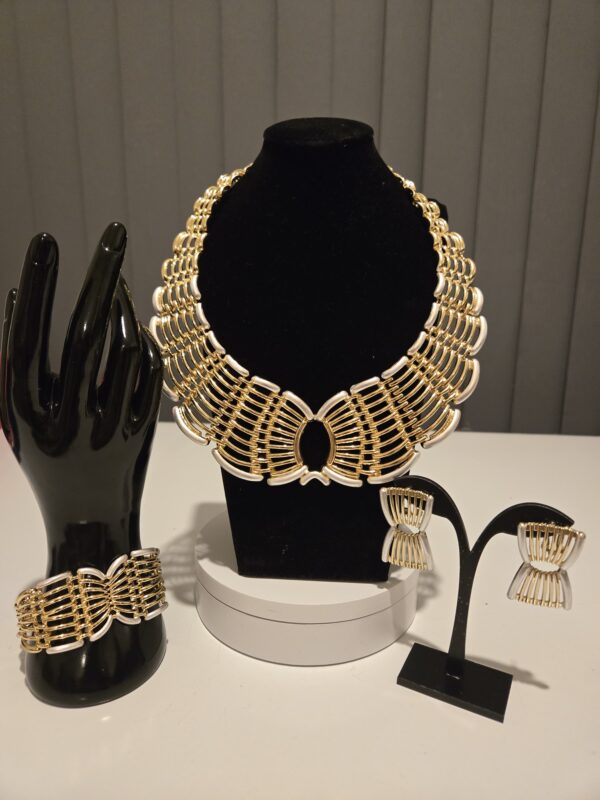 Bold Chain (Set 4)